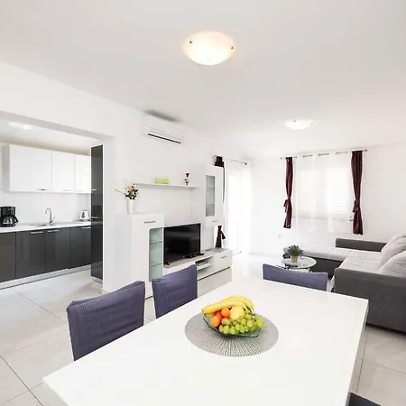 My Dalmatia - Nekic With Private Swimming Pool And Sea View