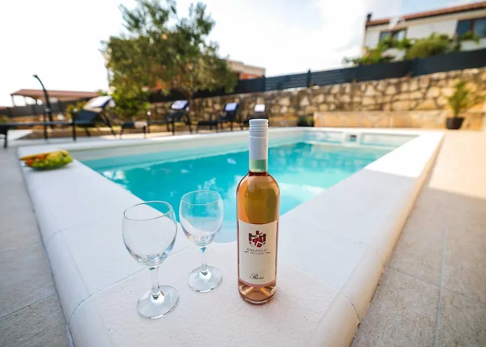 My Dalmatia - Nekic With Private Swimming Pool And Sea View Ferienhaus