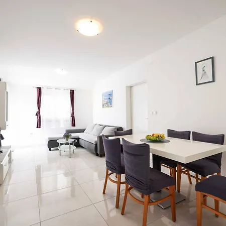 Дом отдыха My Dalmatia - Nekic With Private Swimming Pool And Sea View Масленица