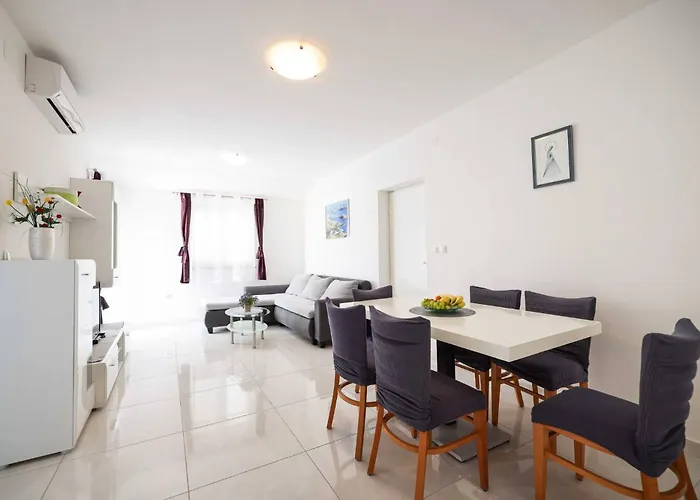 펜션 My Dalmatia - Nekic With Private Swimming Pool And Sea View 마슬레니차